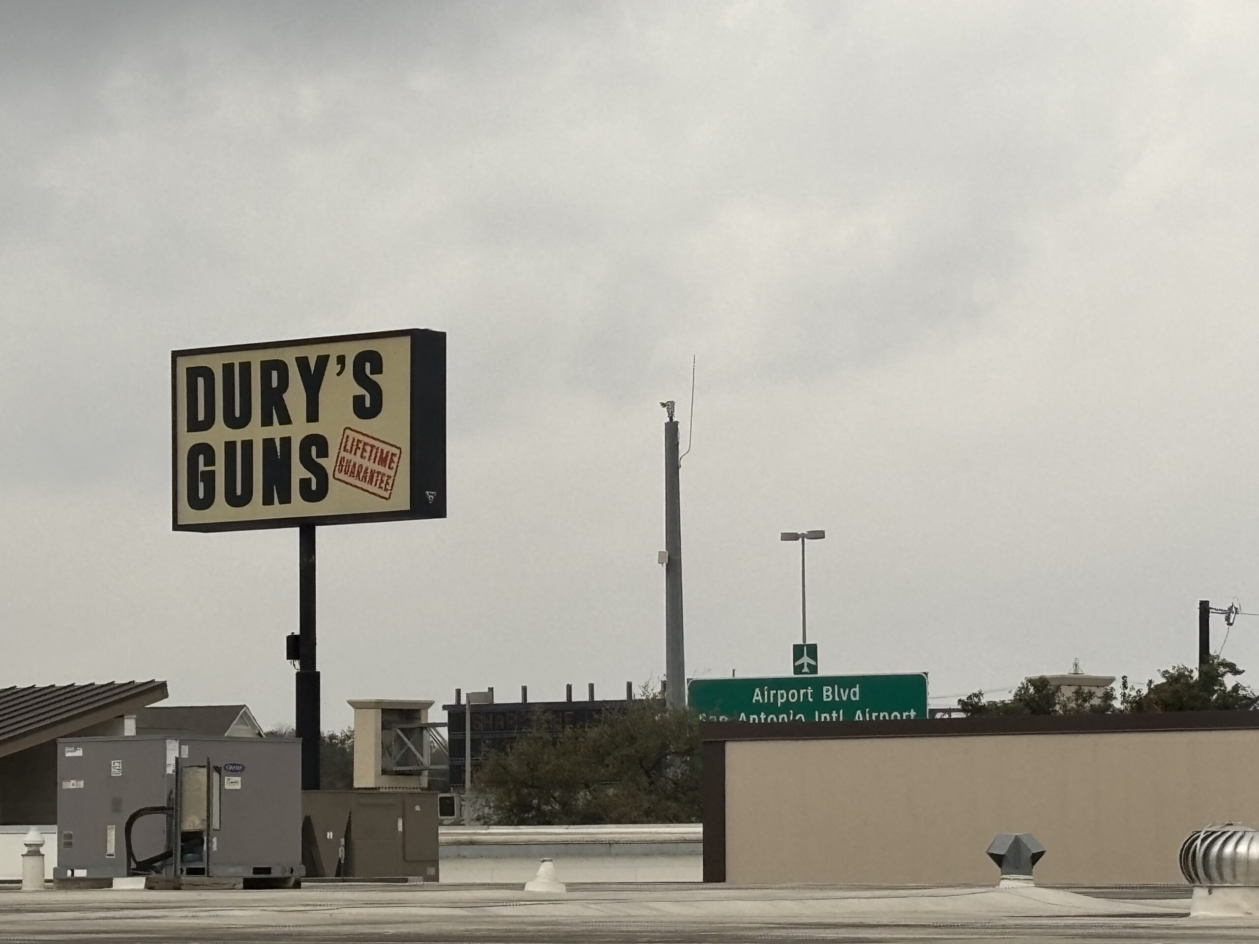 The Crowne Plaza at San Antonio Airport is conveniently located right next to Dury’s Guns.