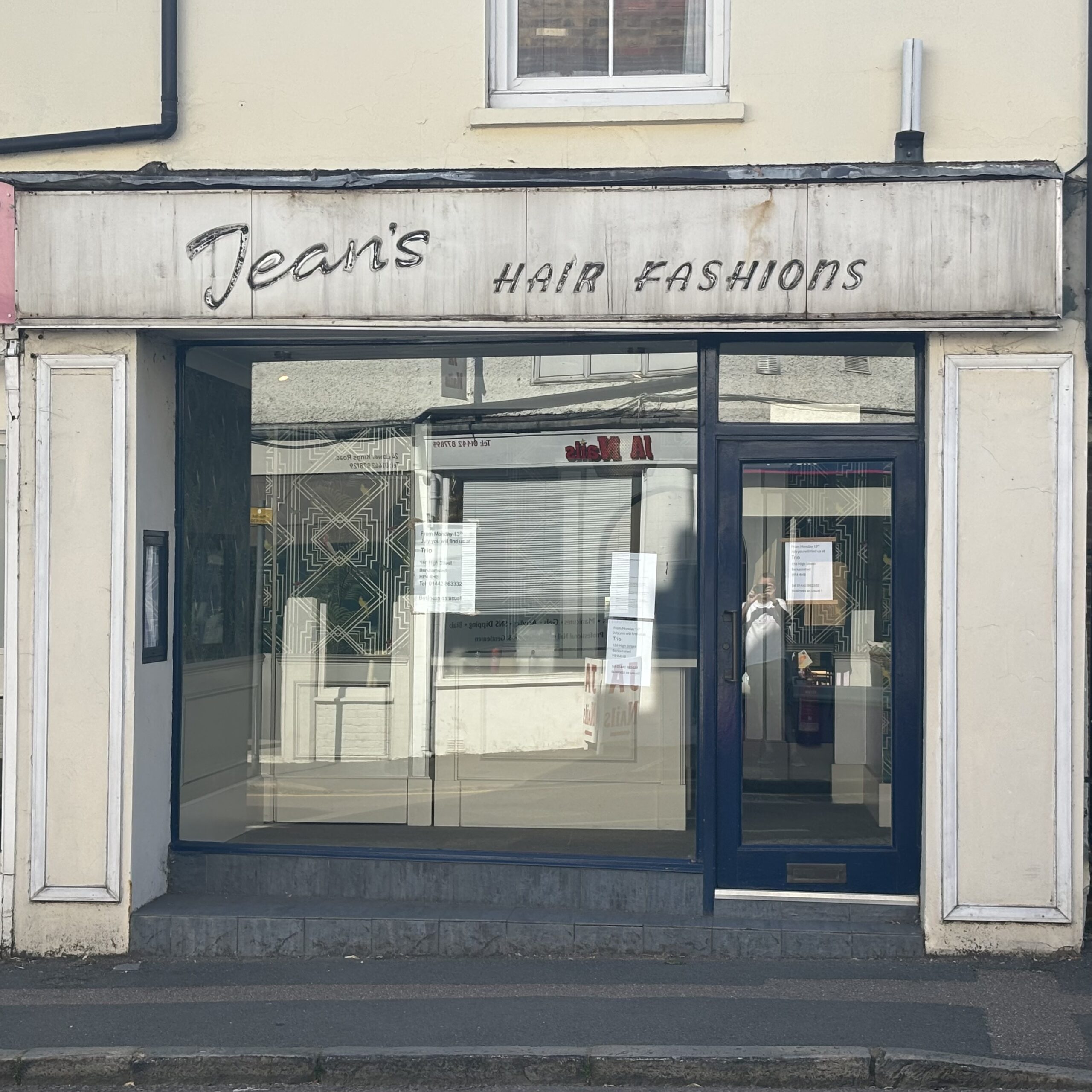 Jean’s Hair Fashions, which apparently was once a feature of Lower Kings Road in Berkhamsted. Apparently, one thing that Berkhamsted has been consistent with throughout the ages is that there is no shortage of places to get your hair done.